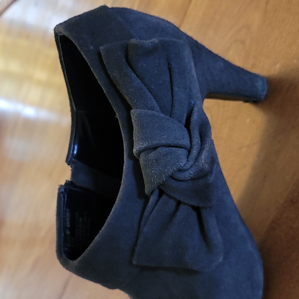 Grey heels - Picture 3 of 6
